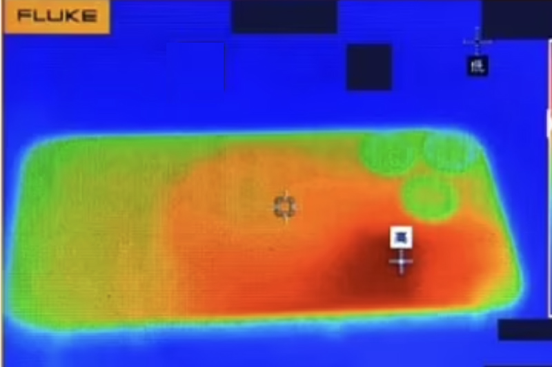 gia-ma-iphone-15-bi-qua-nhiet